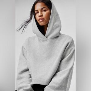 ALO BAE CROPPED HOODIE
SIZE MEDIUM
EXCELLENT CONDITION